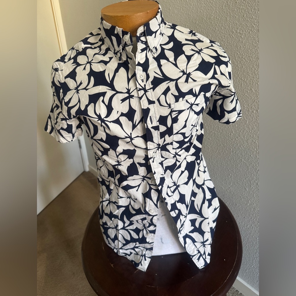 J. Crew Navy and White Floral Men's Shirt